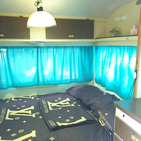 Aquariumi Jale مكان تخييم جال